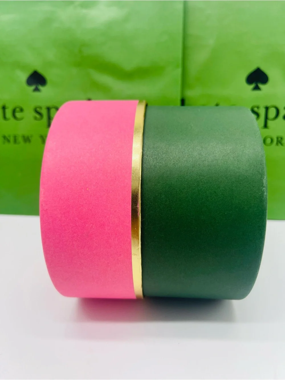 kate spade Hot Pink & Dark Green Round Gift Box with Gold Trim New